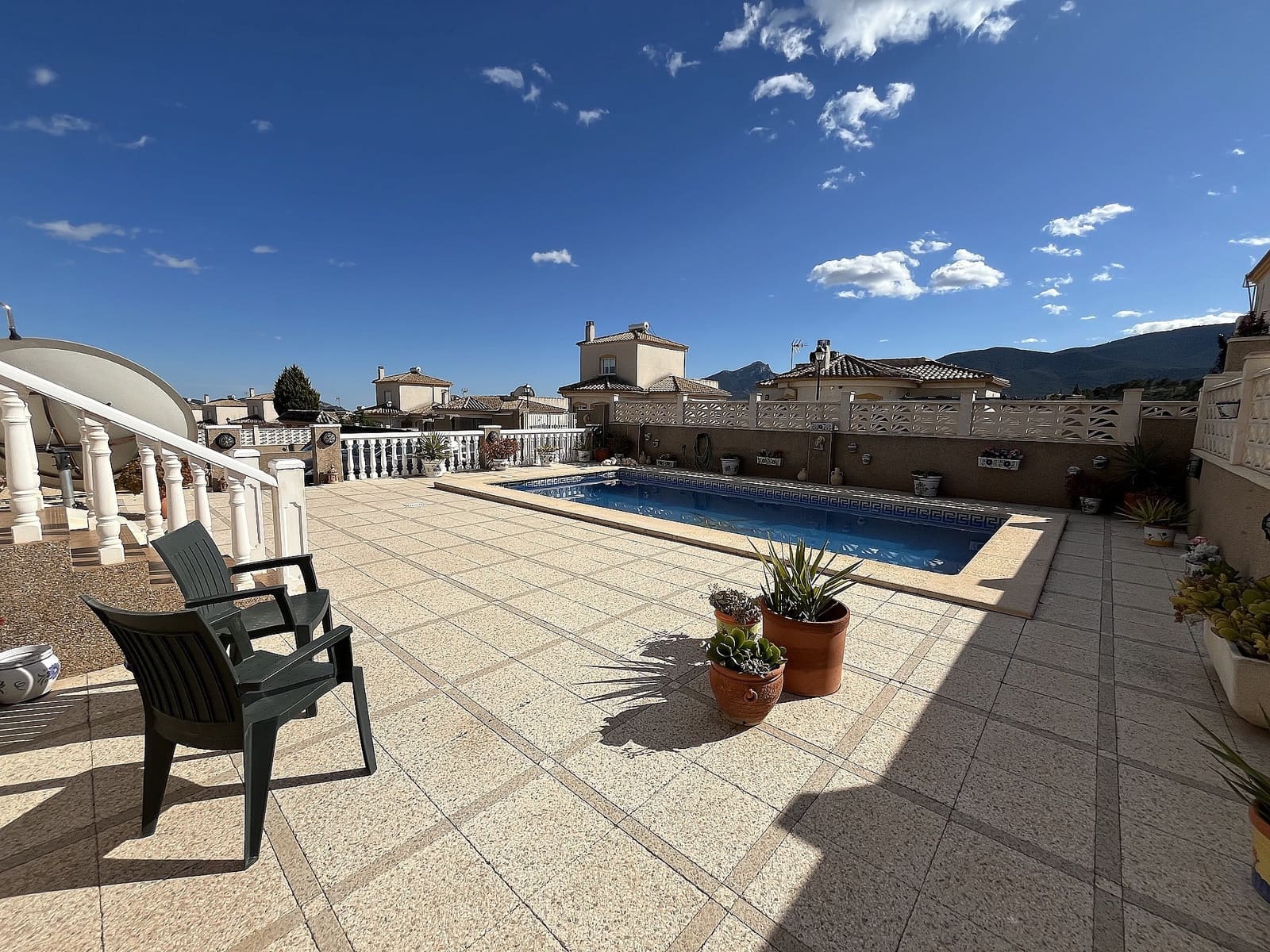 Chalet de 4 habitaciones en Castalla en venta con piscina garaje - 279.999 € (Ref: 9744042)
