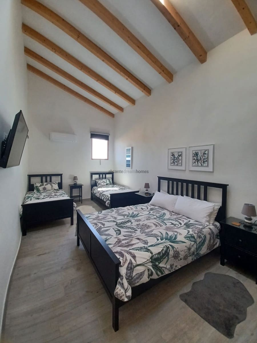 6 chambre Finca/Maison de Campagne à vendre à Pinoso avec piscine garage - 597 000 € (Ref: 9745217)