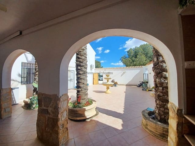 6 Zimmer Finca/Landgut zu verkaufen in Pinoso mit Pool Garage - 597.000 € (Ref: 9745217)