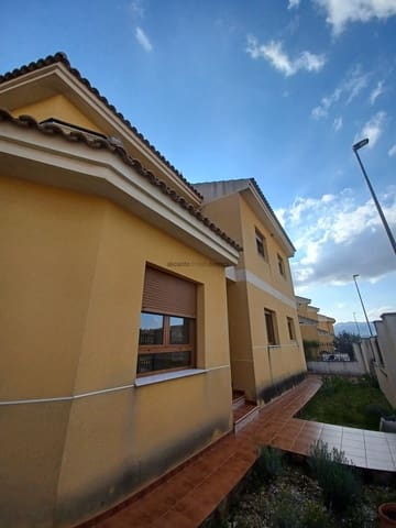 4 soveværelse Byhus til salg i Pinoso med swimmingpool garage - € 235.000 (Ref: 9751567)