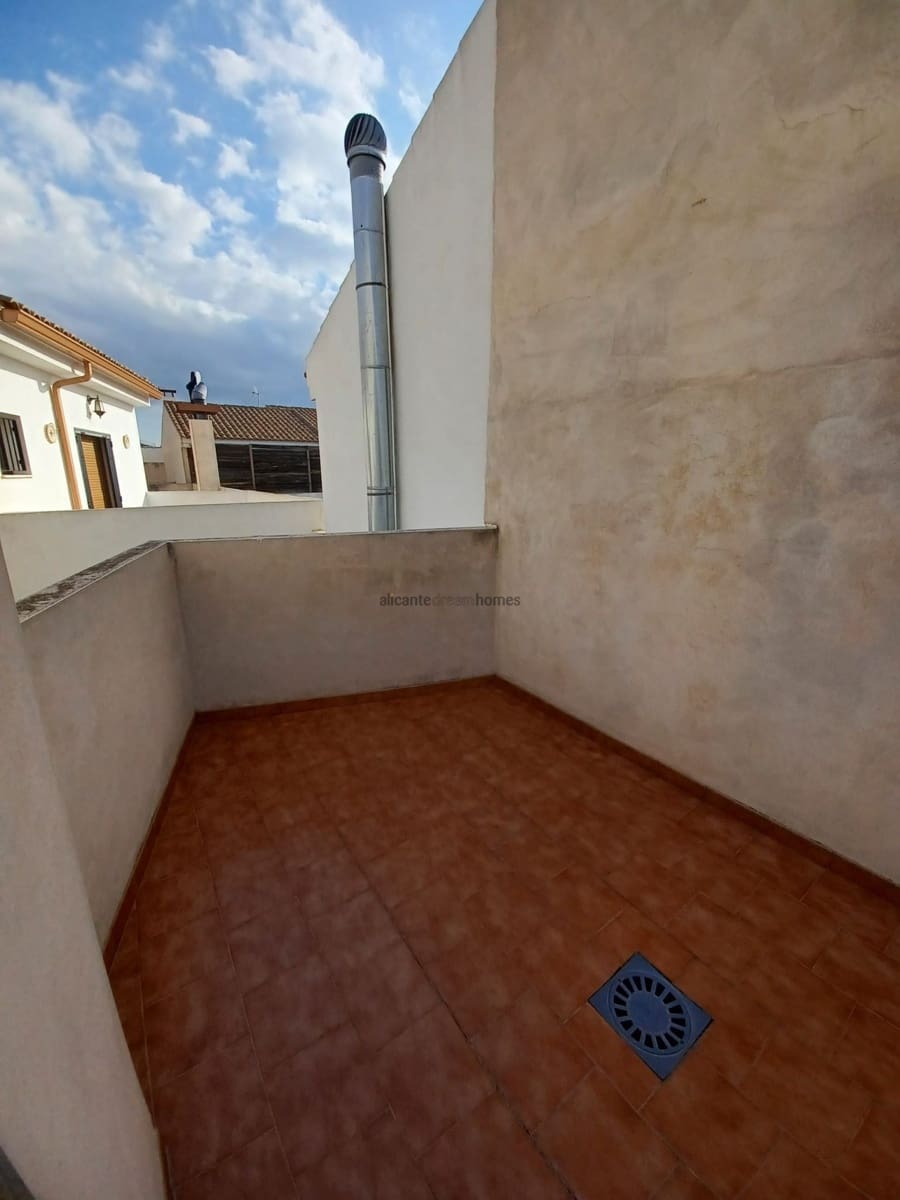 4 soveværelse Byhus til salg i Pinoso med swimmingpool garage - € 235.000 (Ref: 9751567)