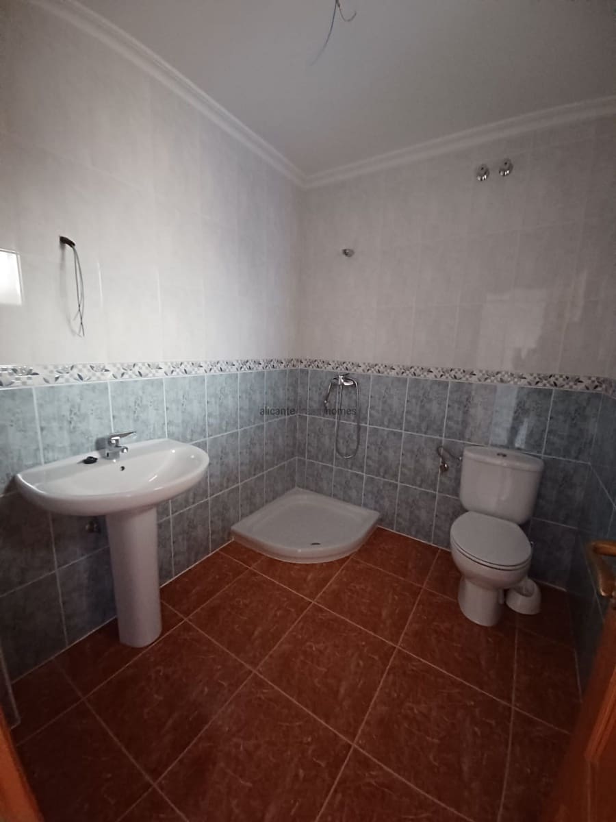 4 soveværelse Byhus til salg i Pinoso med swimmingpool garage - € 235.000 (Ref: 9751567)