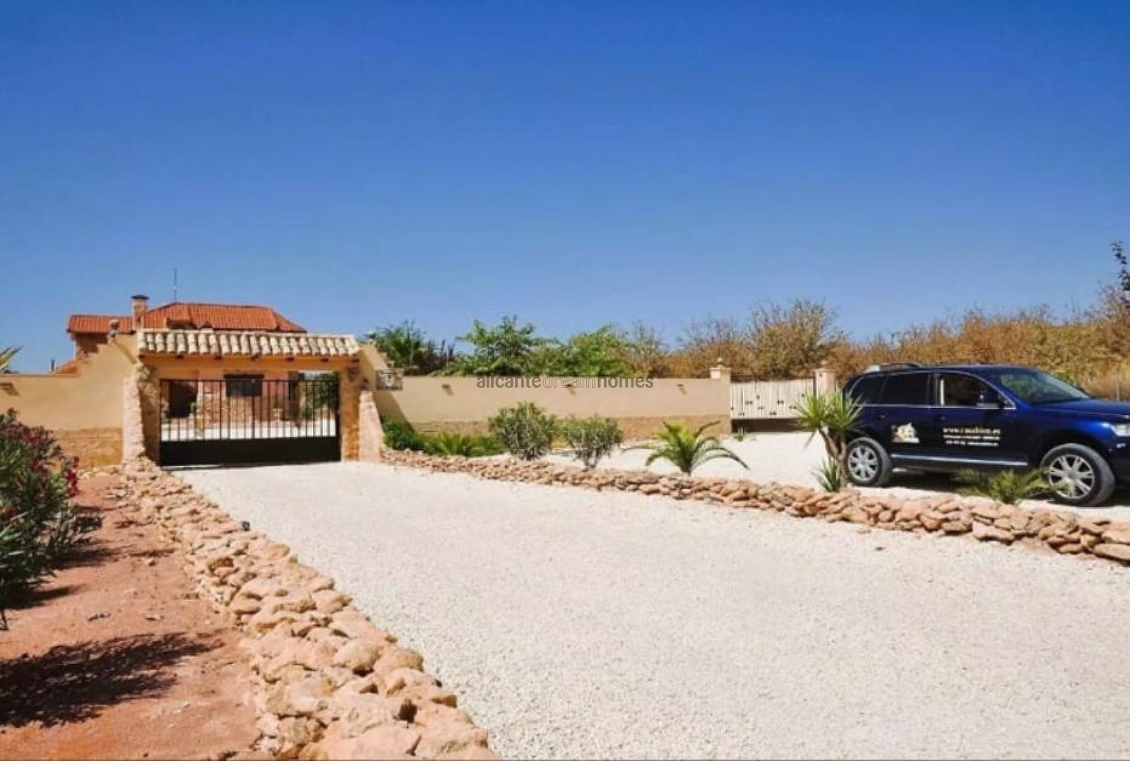 5 soveværelse Villa til salg i Pinoso med swimmingpool - € 499.995 (Ref: 9755274)