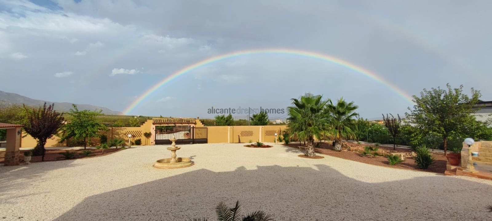 5 soveværelse Villa til salg i Pinoso med swimmingpool - € 499.995 (Ref: 9755274)