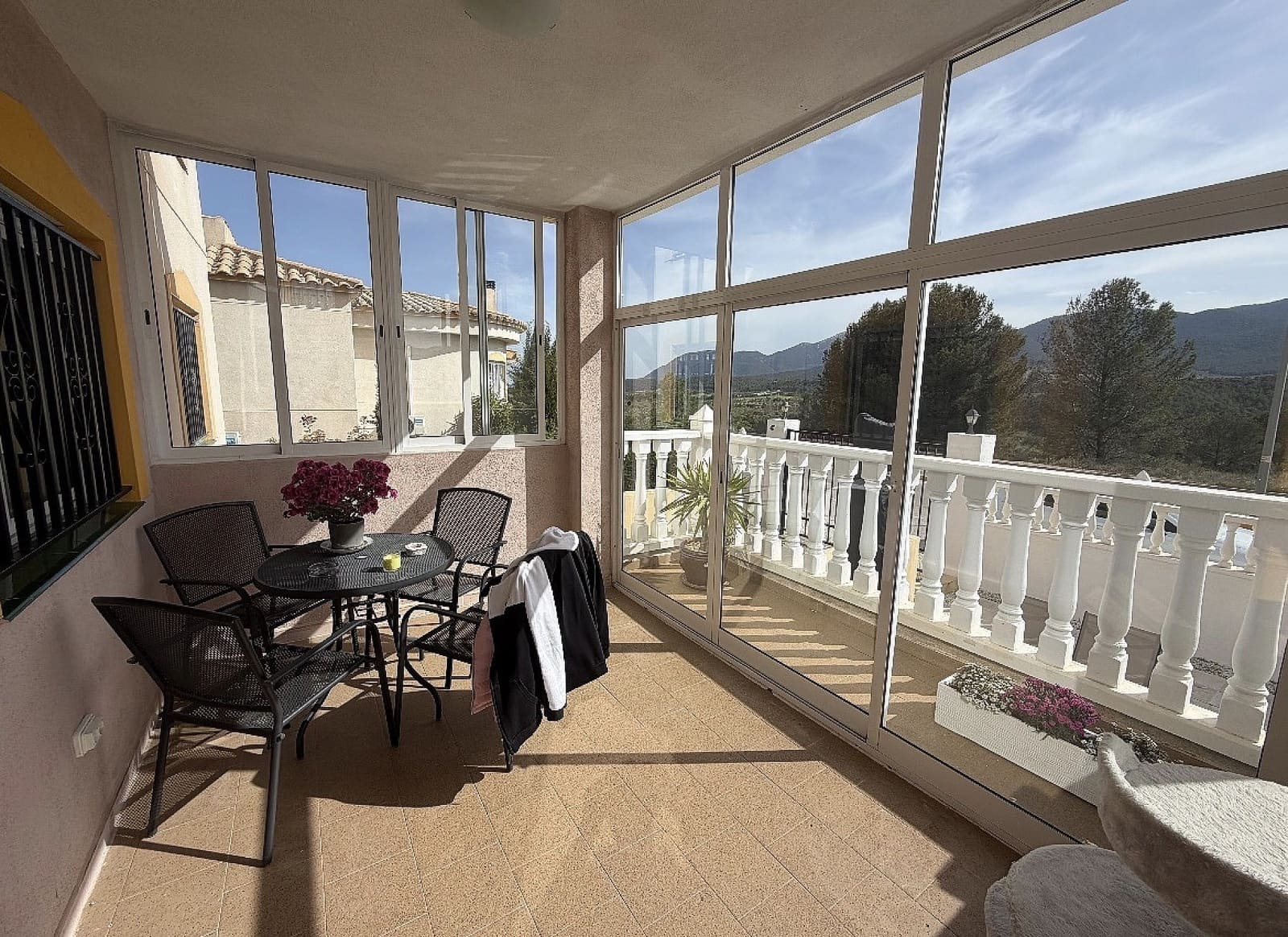 4 soveværelse Villa til salg i Castalla med swimmingpool garage - € 268.000 (Ref: 9755278)