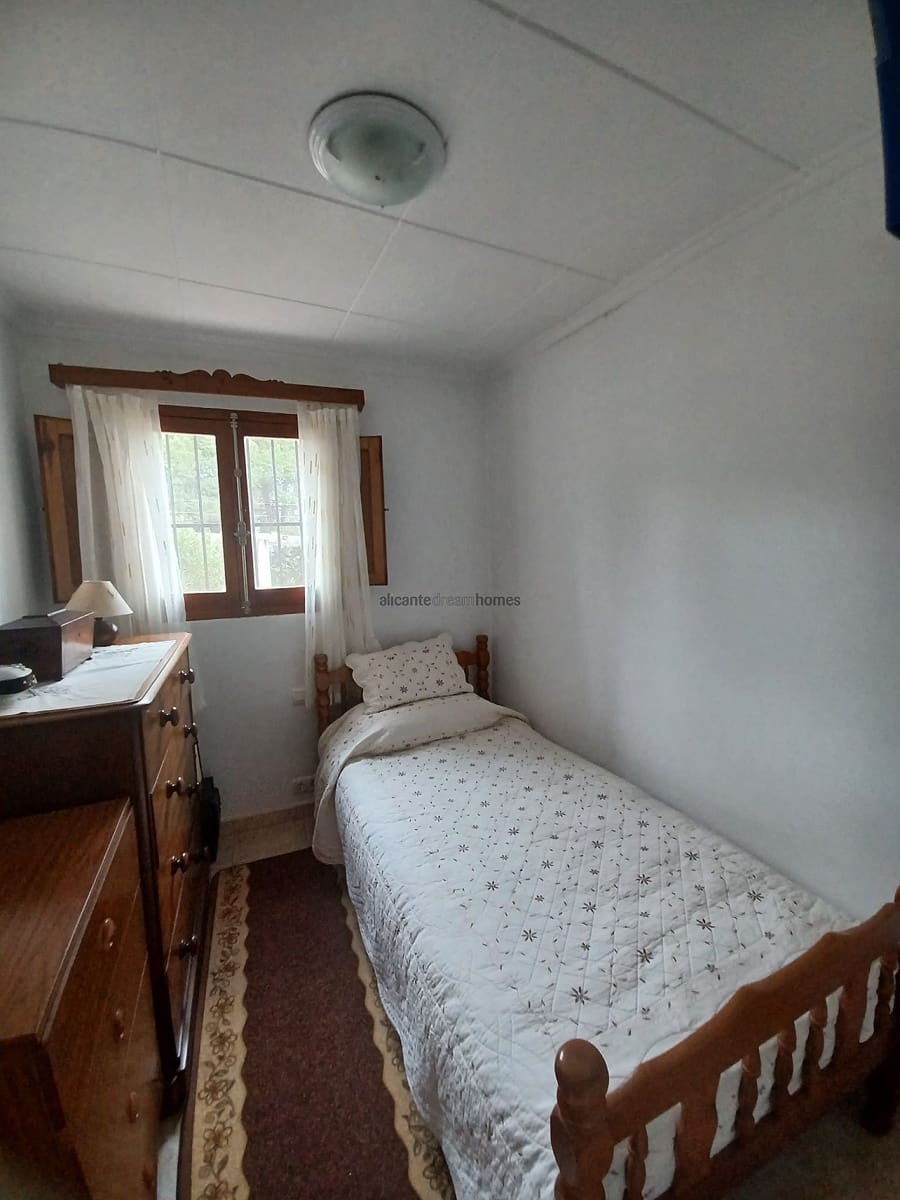 3 makuuhuone Maalaistalo myytävänä paikassa Yecla mukana uima-altaan 
autotalli - 199 995 € (Ref: 9758393)