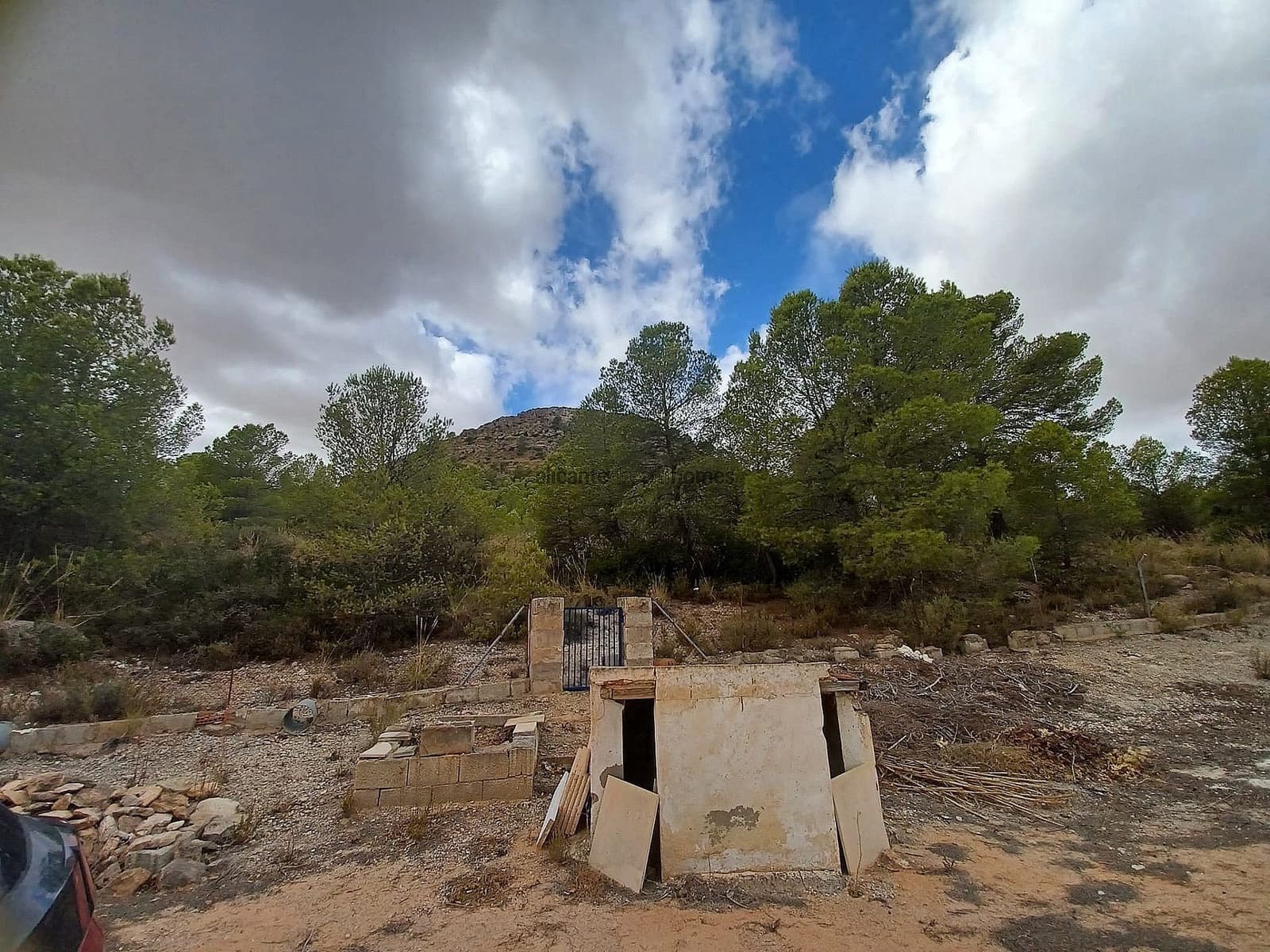 3 makuuhuone Maalaistalo myytävänä paikassa Yecla mukana uima-altaan 
autotalli - 199 995 € (Ref: 9758393)