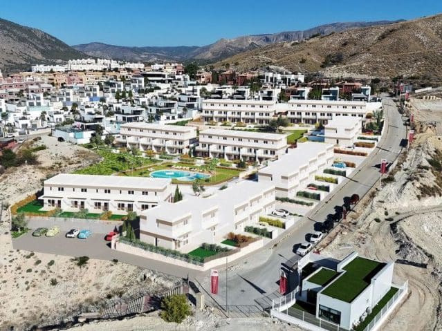 3 soverom Hus til salgs i Finestrat med svømmebasseng - € 425 000 (Ref: 9761652)