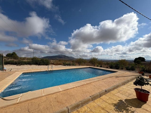 3 quarto Moradia para venda em Pinoso com piscina garagem - 299 995 € (Ref: 9761653)