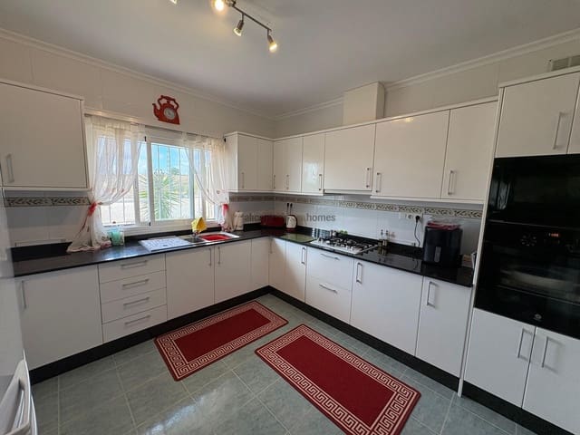 3 quarto Moradia para venda em Pinoso com piscina garagem - 299 995 € (Ref: 9761653)