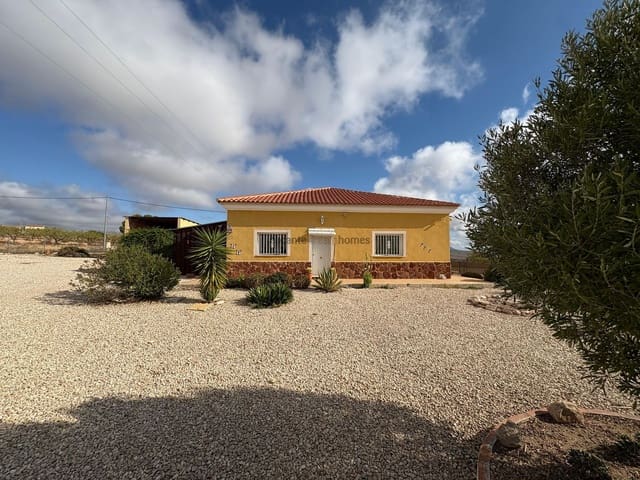 3 quarto Moradia para venda em Pinoso com piscina garagem - 299 995 € (Ref: 9761653)