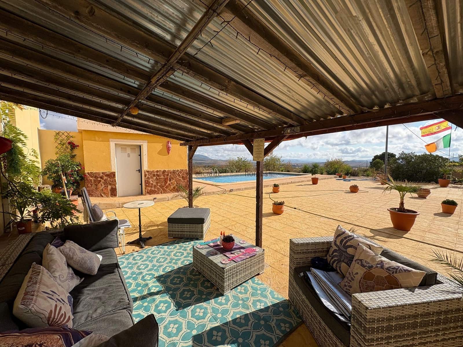 3 Zimmer Villa zu verkaufen in Pinoso mit Pool Garage - 299.995 € (Ref: 9761653)