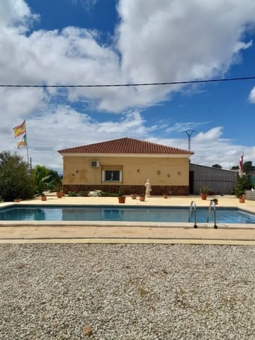 3 bedroom Villa for sale in Pinoso with pool garage - € 299,995 (Ref: 9761653)