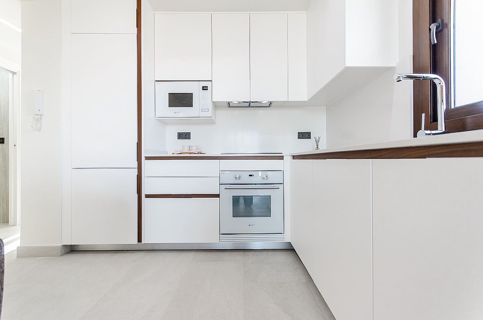 2 slaapkamer Appartement te koop in Torrevieja met zwembad garage - € 305.000 (Ref: 9764964)