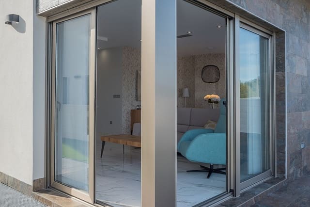 3 makuuhuone Huvila myytävänä paikassa Villamartin, Orihuela mukana uima-altaan - 385 000 € (Ref: 9764967)