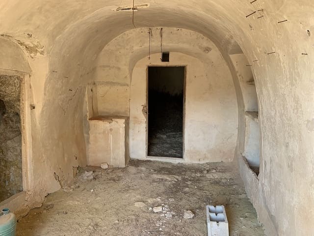 5 makuuhuone Luolatalo myytävänä paikassa Macisvenda, Abanilla - 29 000 € (Ref: 9765007)