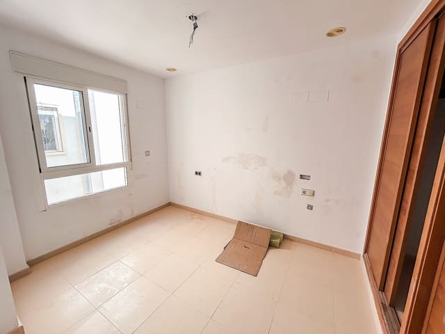 2 slaapkamer Appartement te koop in Crevillente / Crevillent met garage - € 145.000 (Ref: 9765013)