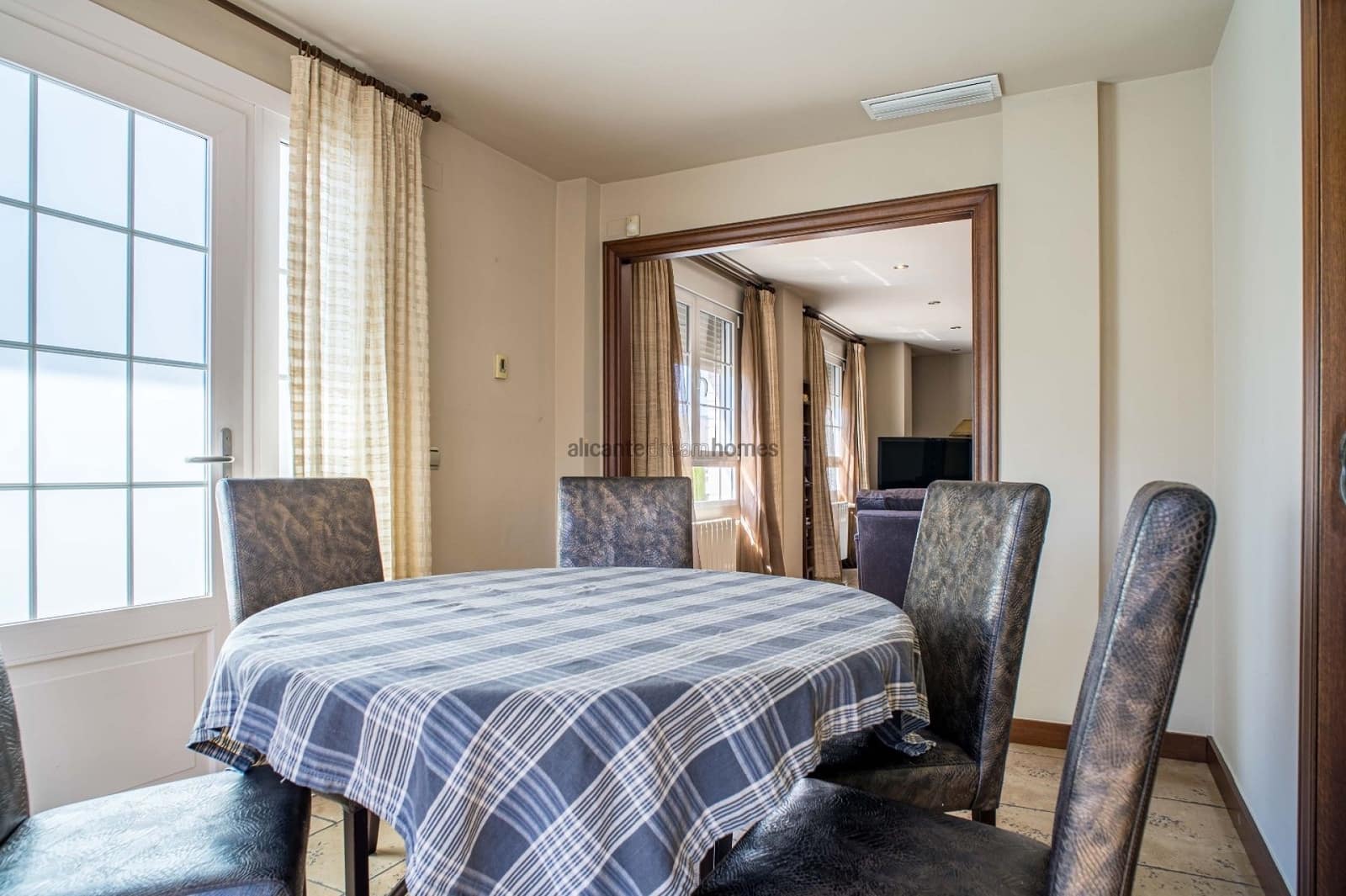 3 sypialnia Willa na sprzedaż w Elda z basenem - 430 000 € (Ref: 9772653)