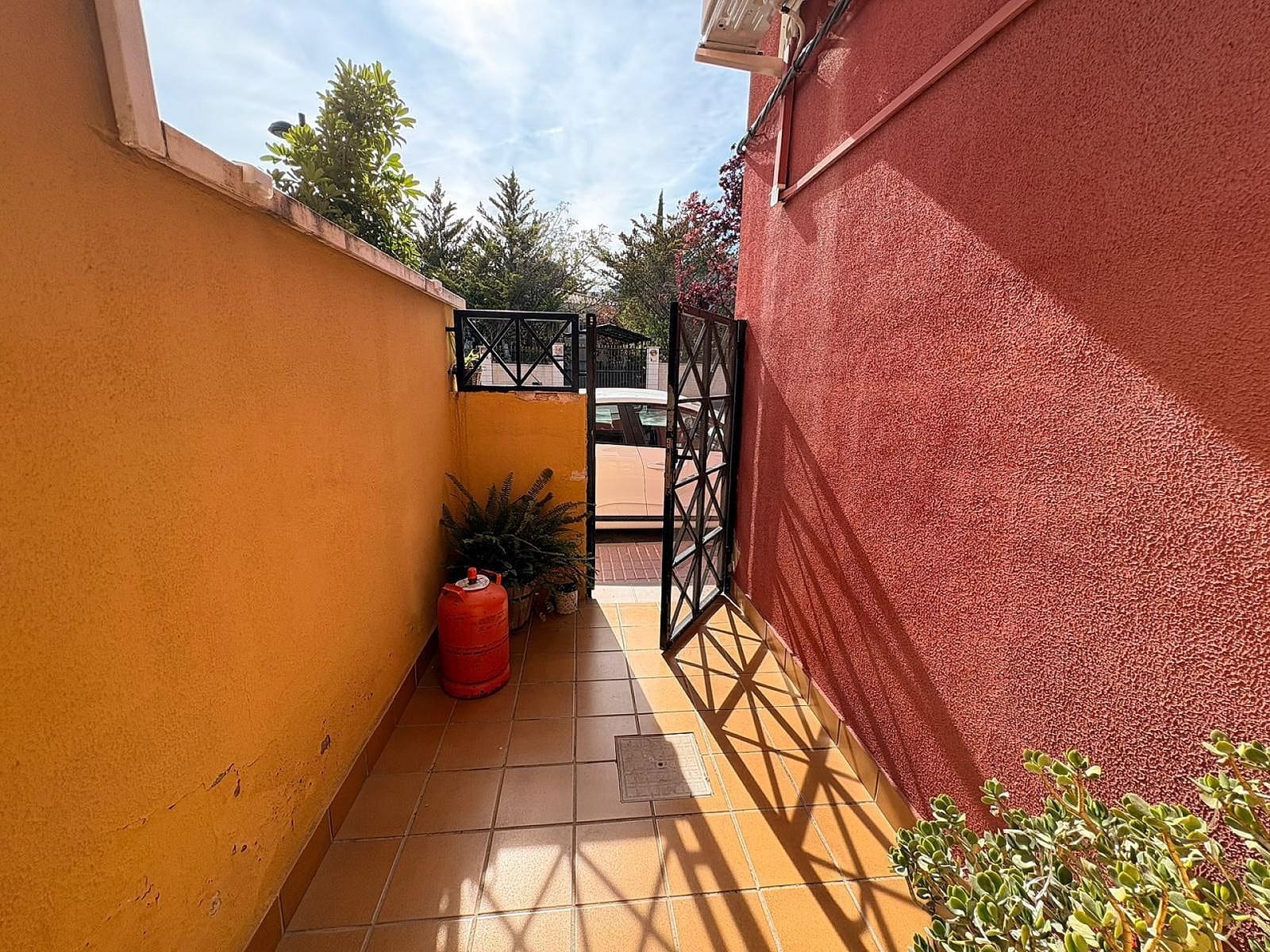 3 bedroom Townhouse for sale in Salinas - € 129,995 (Ref: 9772654)