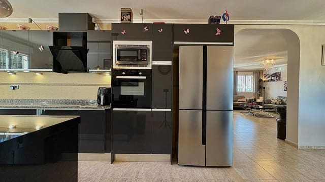 4 slaapkamer Villa te koop in La Zarza, Jumilla met zwembad garage - € 499.000 (Ref: 9772655)