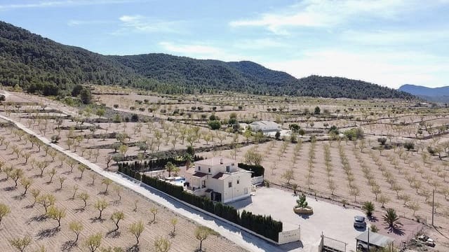 4 slaapkamer Villa te koop in La Zarza, Jumilla met zwembad garage - € 499.000 (Ref: 9772655)