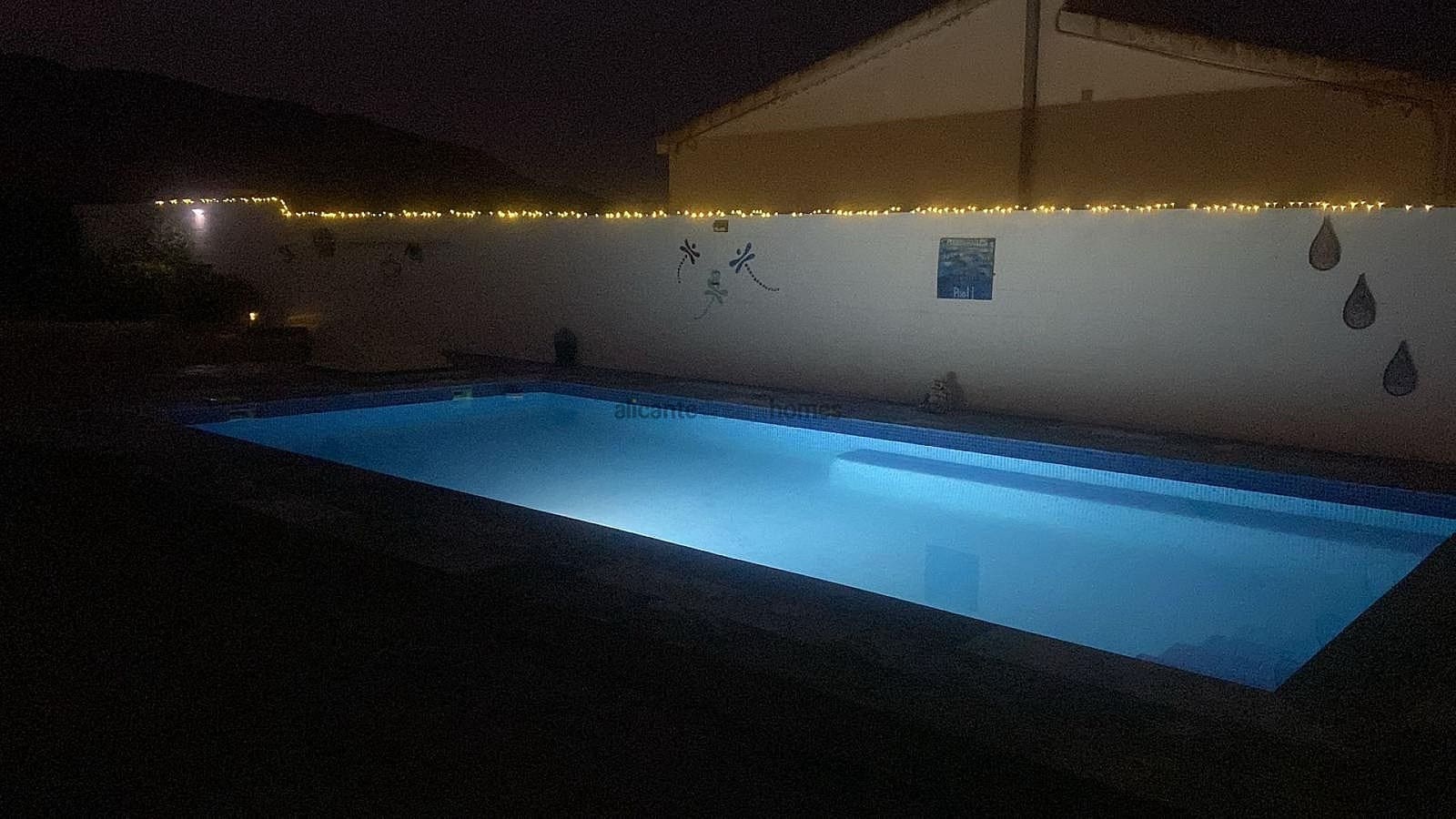 3 soveværelse Villa til salg i Caudete med swimmingpool - € 229.995 (Ref: 9777609)