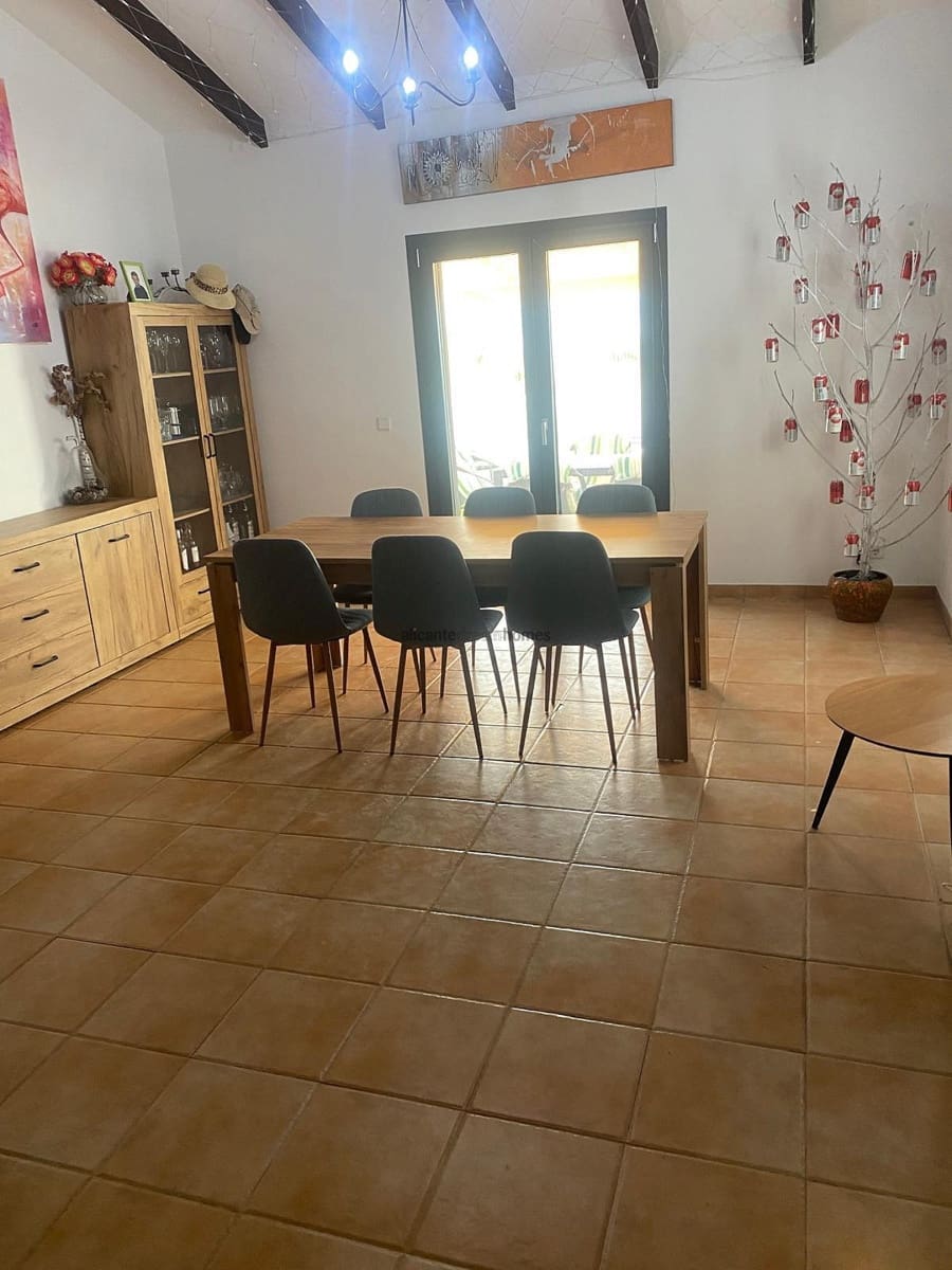 3 soveværelse Villa til salg i Caudete med swimmingpool - € 229.995 (Ref: 9777609)