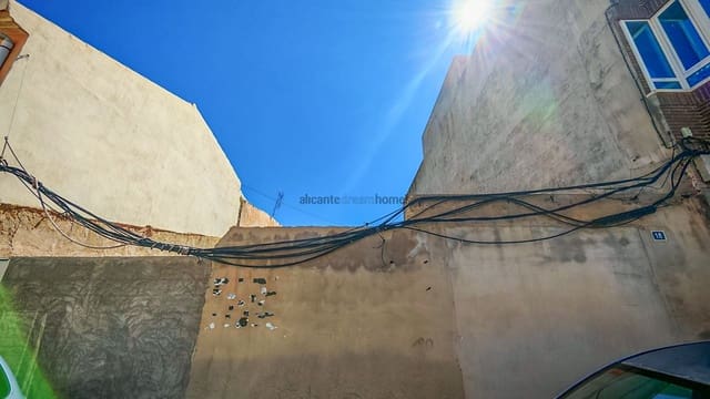 Mark till salu i Pinoso - 55 000 € (Ref: 9780074)