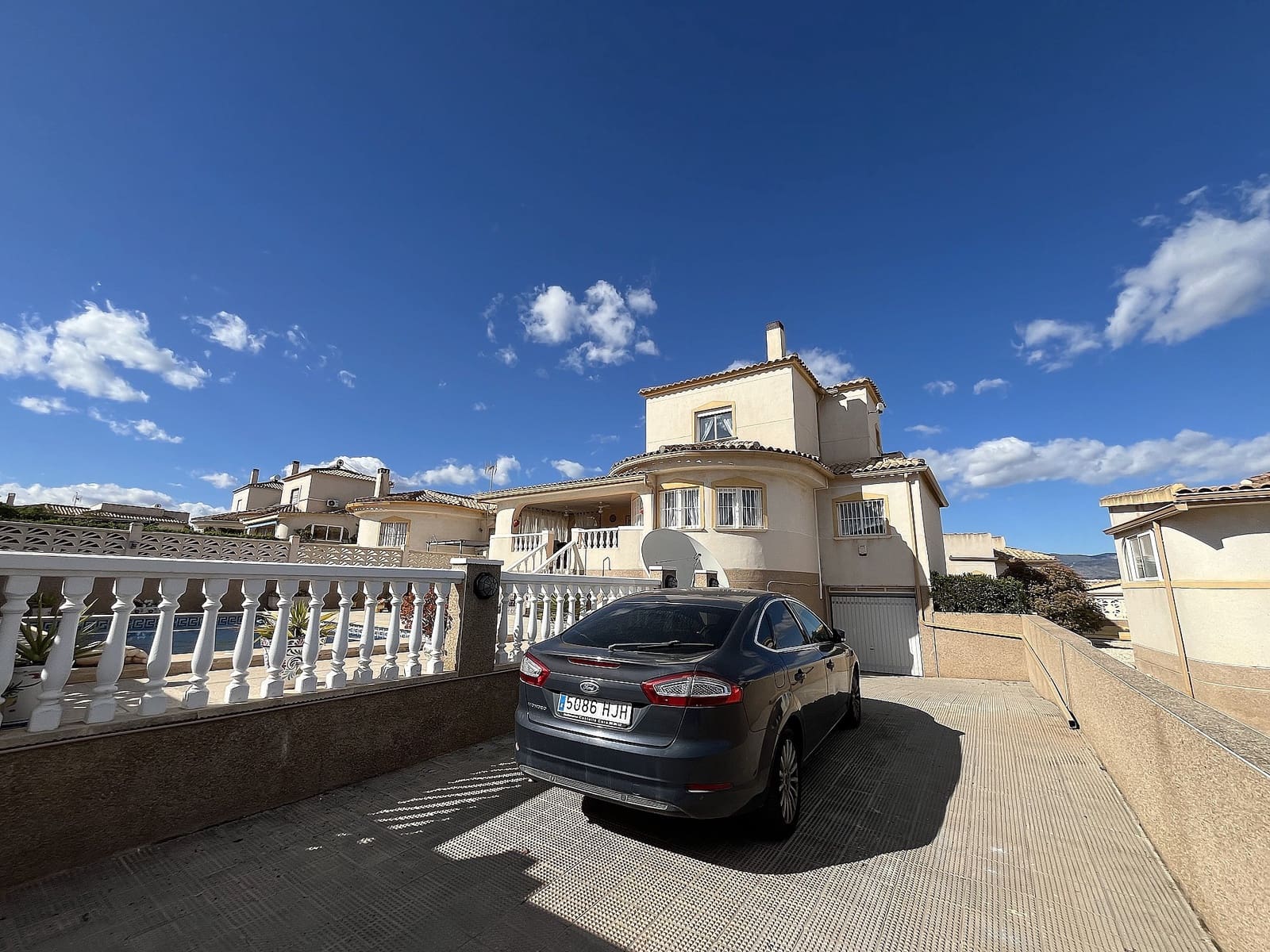 4 soverom Villa til salgs i Castalla med svømmebasseng garasje - € 279 999 (Ref: 9780075)