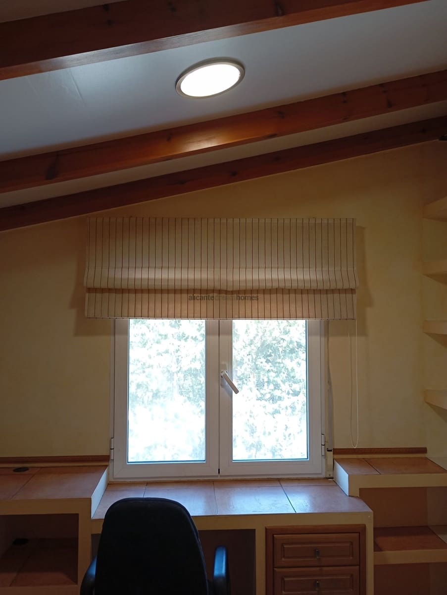 3 soveværelse Villa til salg i Yecla med swimmingpool garage - € 299.995 (Ref: 9780076)