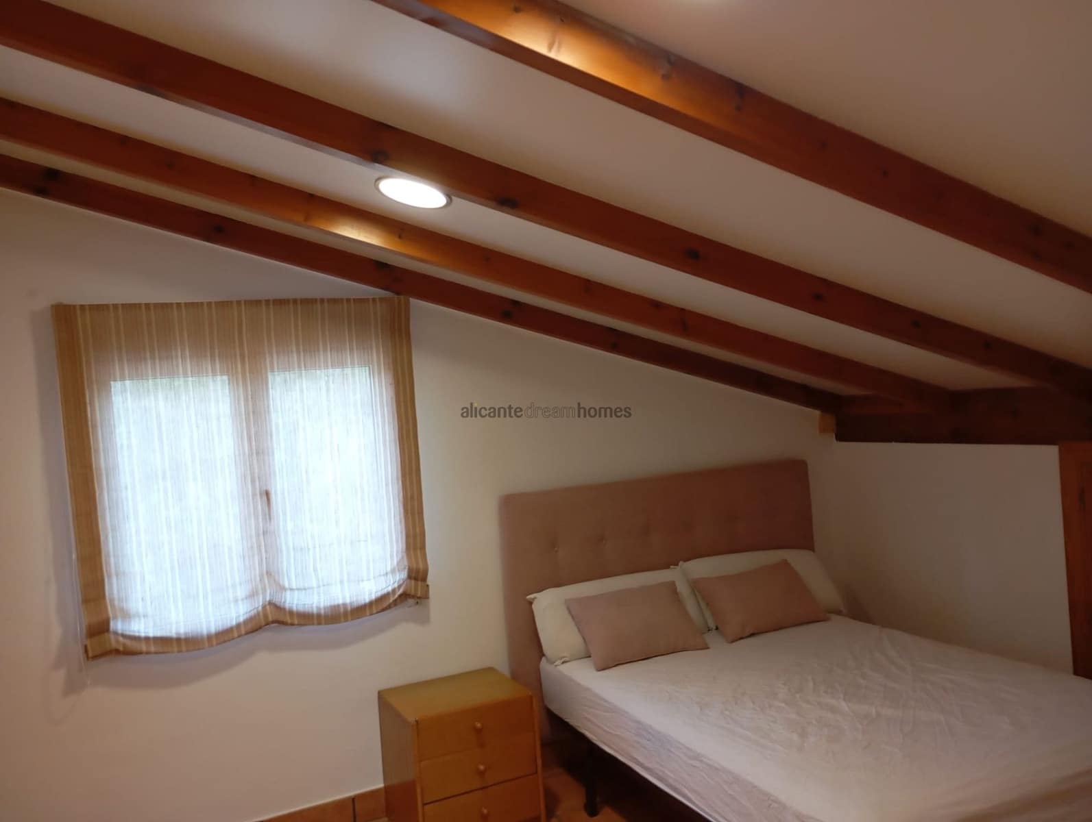 3 soveværelse Villa til salg i Yecla med swimmingpool garage - € 299.995 (Ref: 9780076)