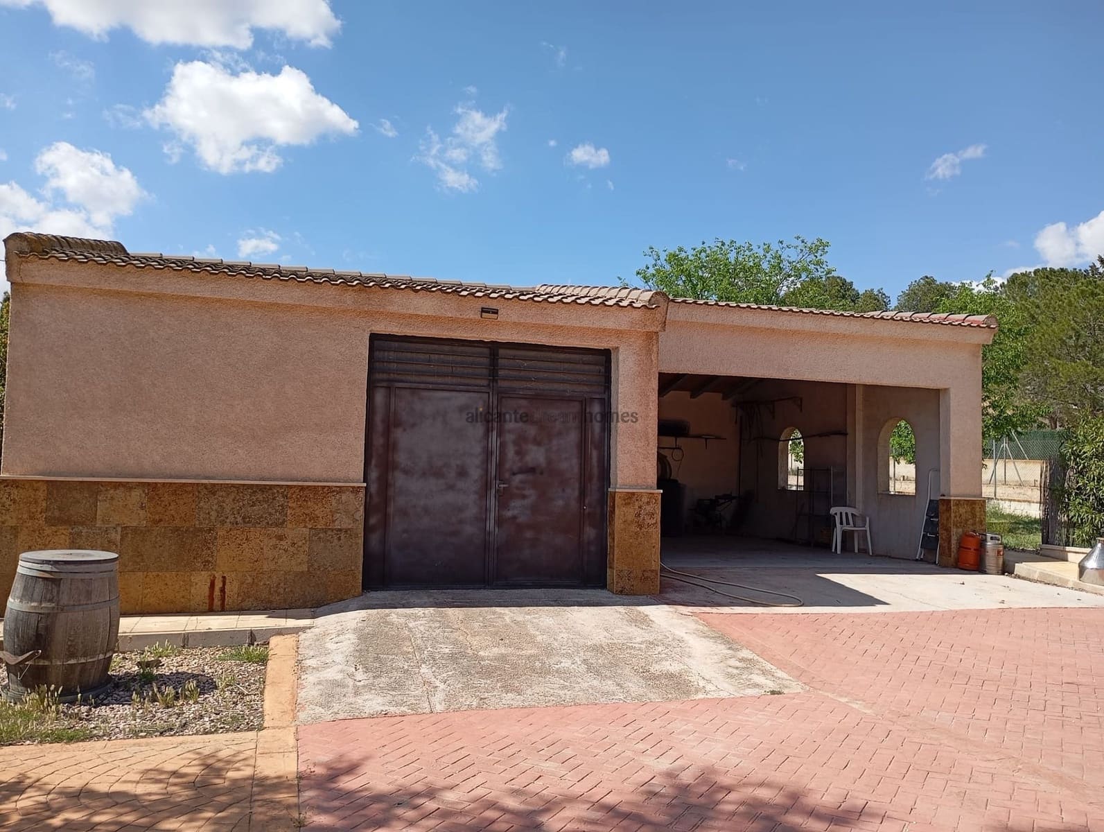 3 soveværelse Villa til salg i Yecla med swimmingpool garage - € 299.995 (Ref: 9780076)