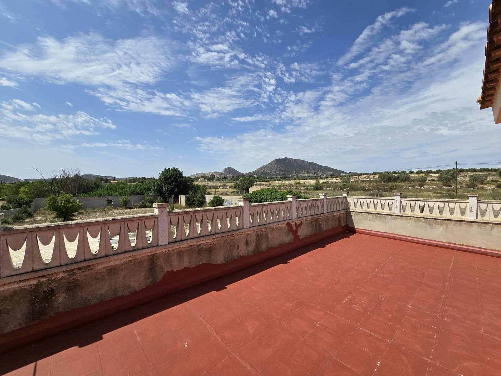 Chalet de 6 habitaciones en Sax en venta con piscina - 275.000 € (Ref: 9788121)