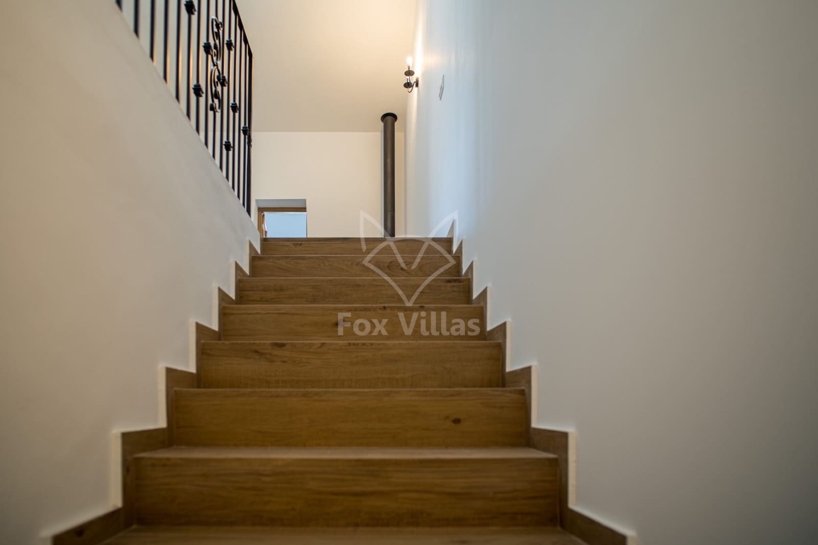 5 bedroom Finca/Country House for sale in Pinoso with pool garage - € 349,950 (Ref: 9790180)