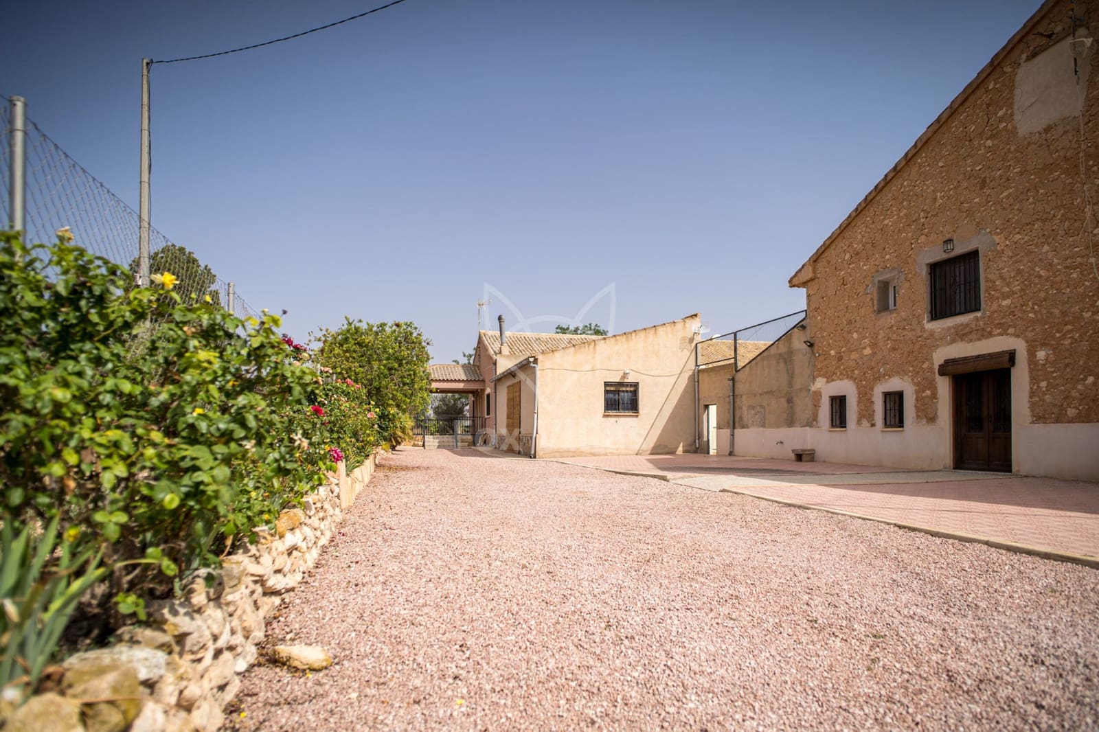 5 bedroom Finca/Country House for sale in Pinoso with pool garage - € 349,950 (Ref: 9790180)