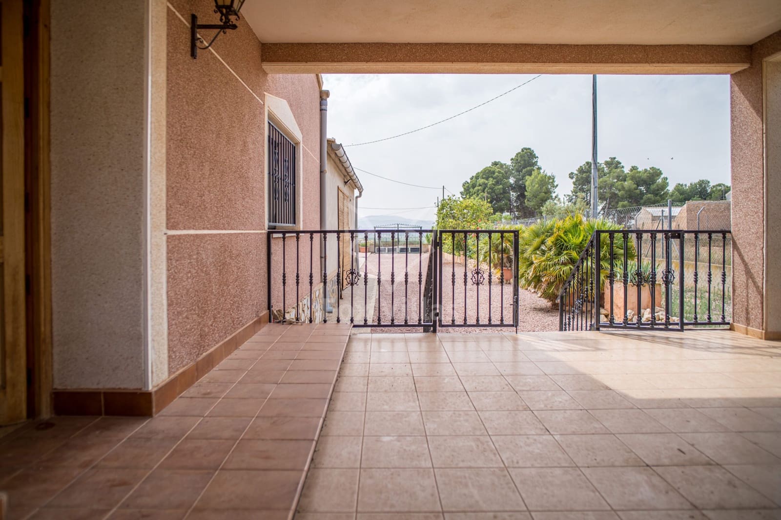 5 bedroom Finca/Country House for sale in Pinoso with pool garage - € 349,950 (Ref: 9790180)