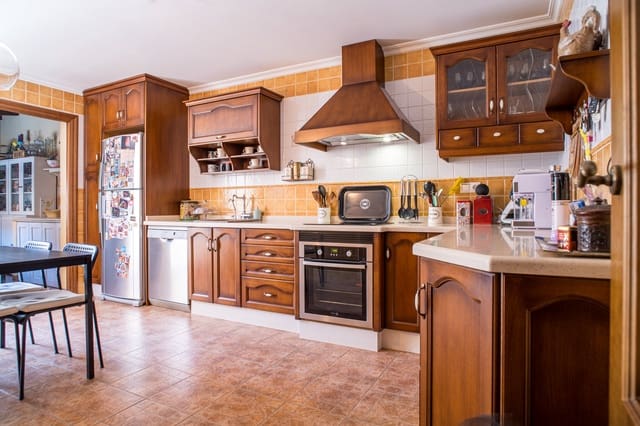 4 sypialnia Willa na sprzedaż w Pinoso z garażem - 195 000 € (Ref: 9790182)