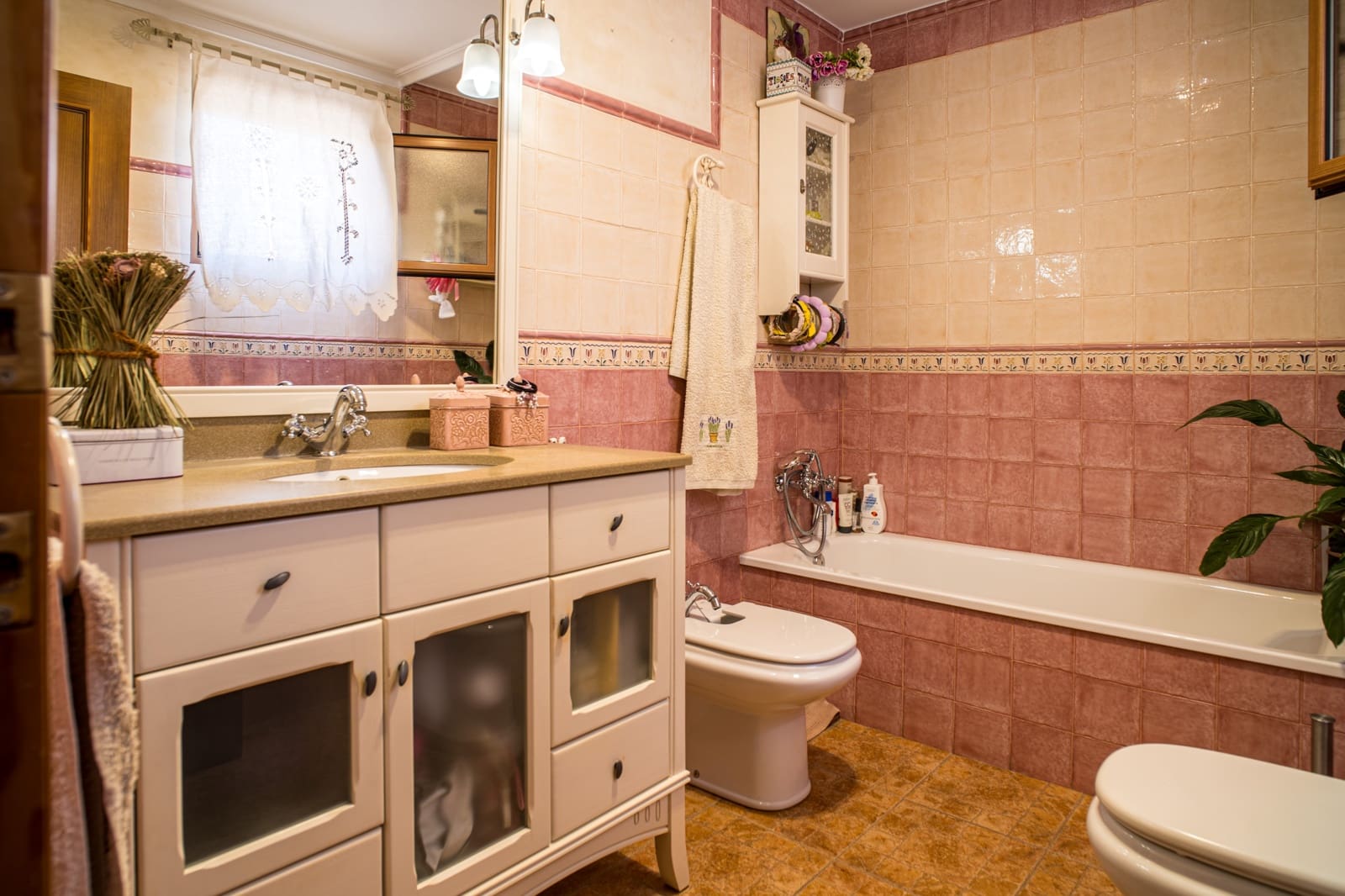 4 bedroom Villa for sale in Pinoso with garage - € 195,000 (Ref: 9790182)