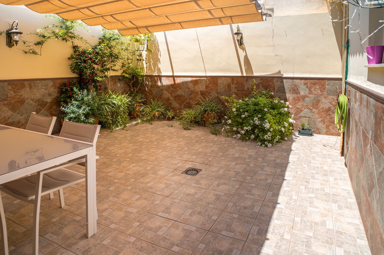 4 bedroom Villa for sale in Pinoso with garage - € 195,000 (Ref: 9790182)