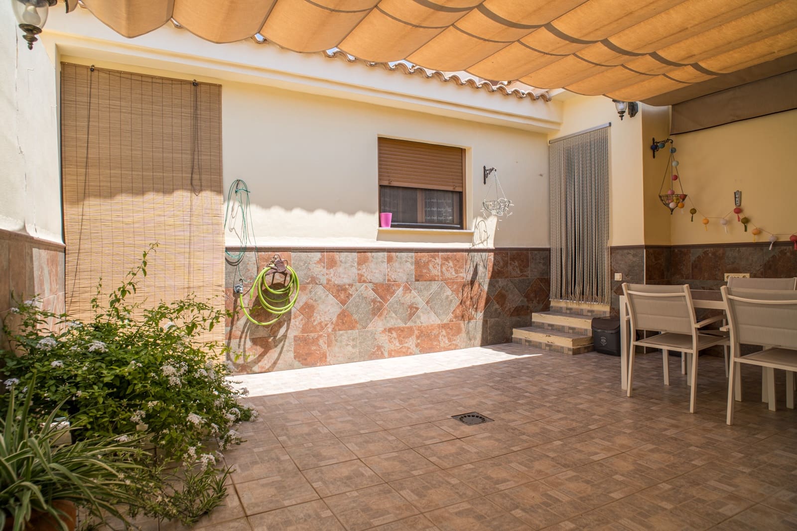 4 bedroom Villa for sale in Pinoso with garage - € 195,000 (Ref: 9790182)