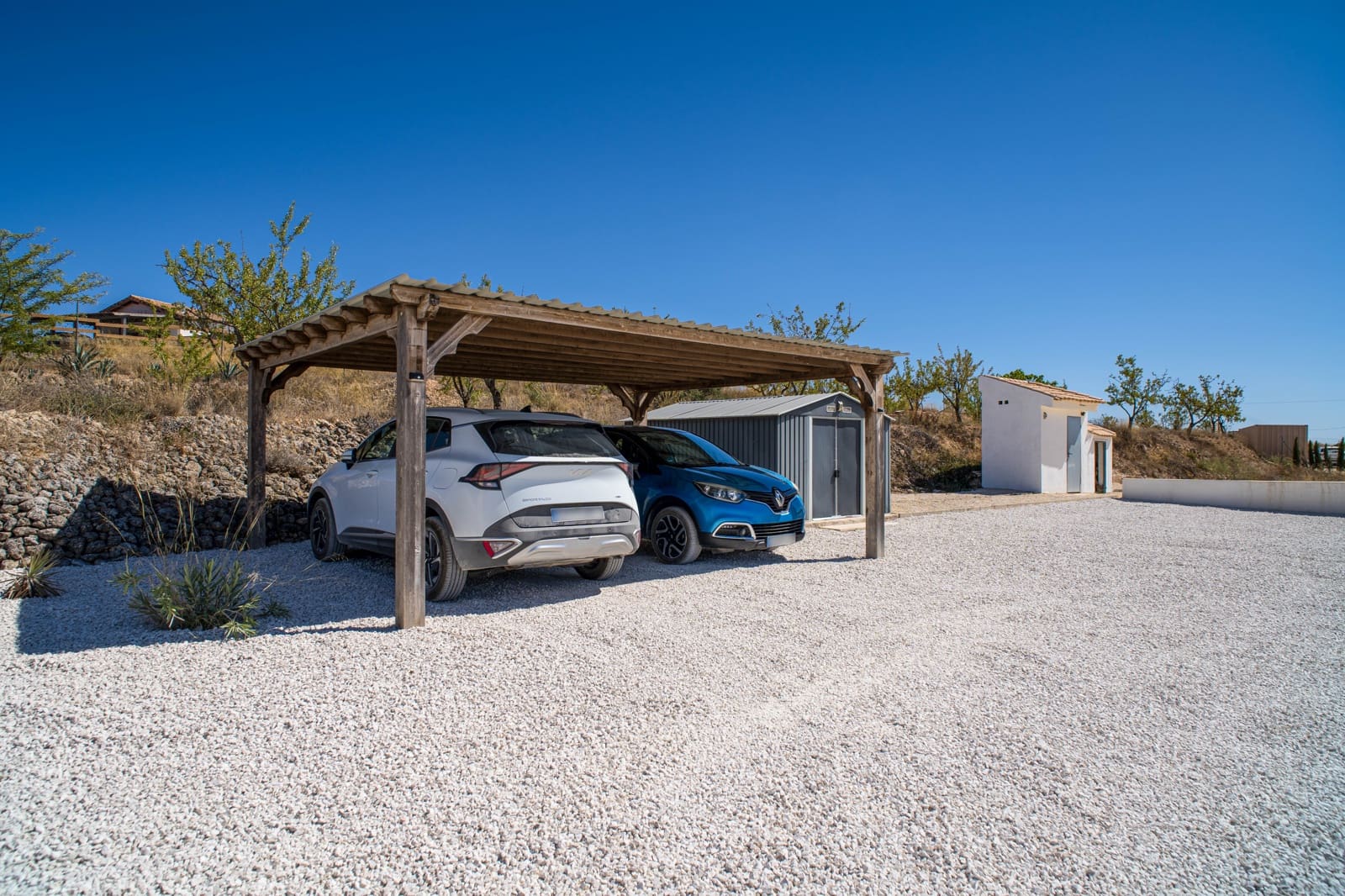 3 bedroom Villa for sale in Pinoso with pool - € 349,995 (Ref: 9790185)