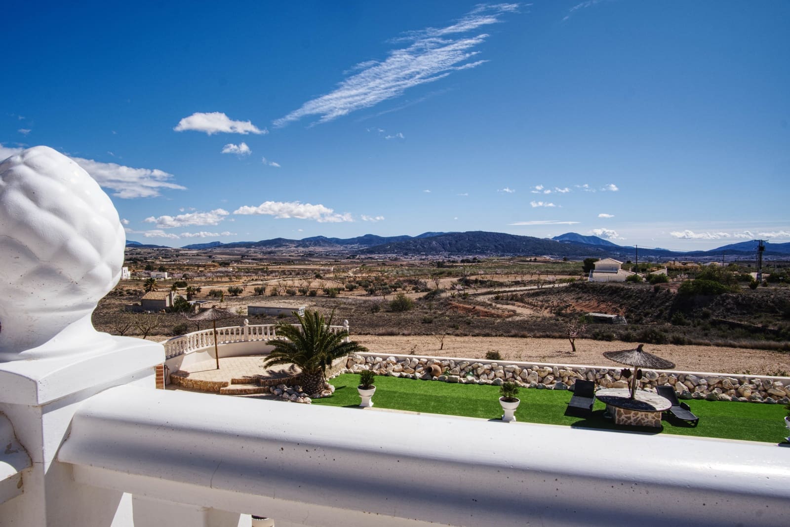 4 bedroom Villa for sale in Pinoso with pool garage - € 599,000 (Ref: 9790187)