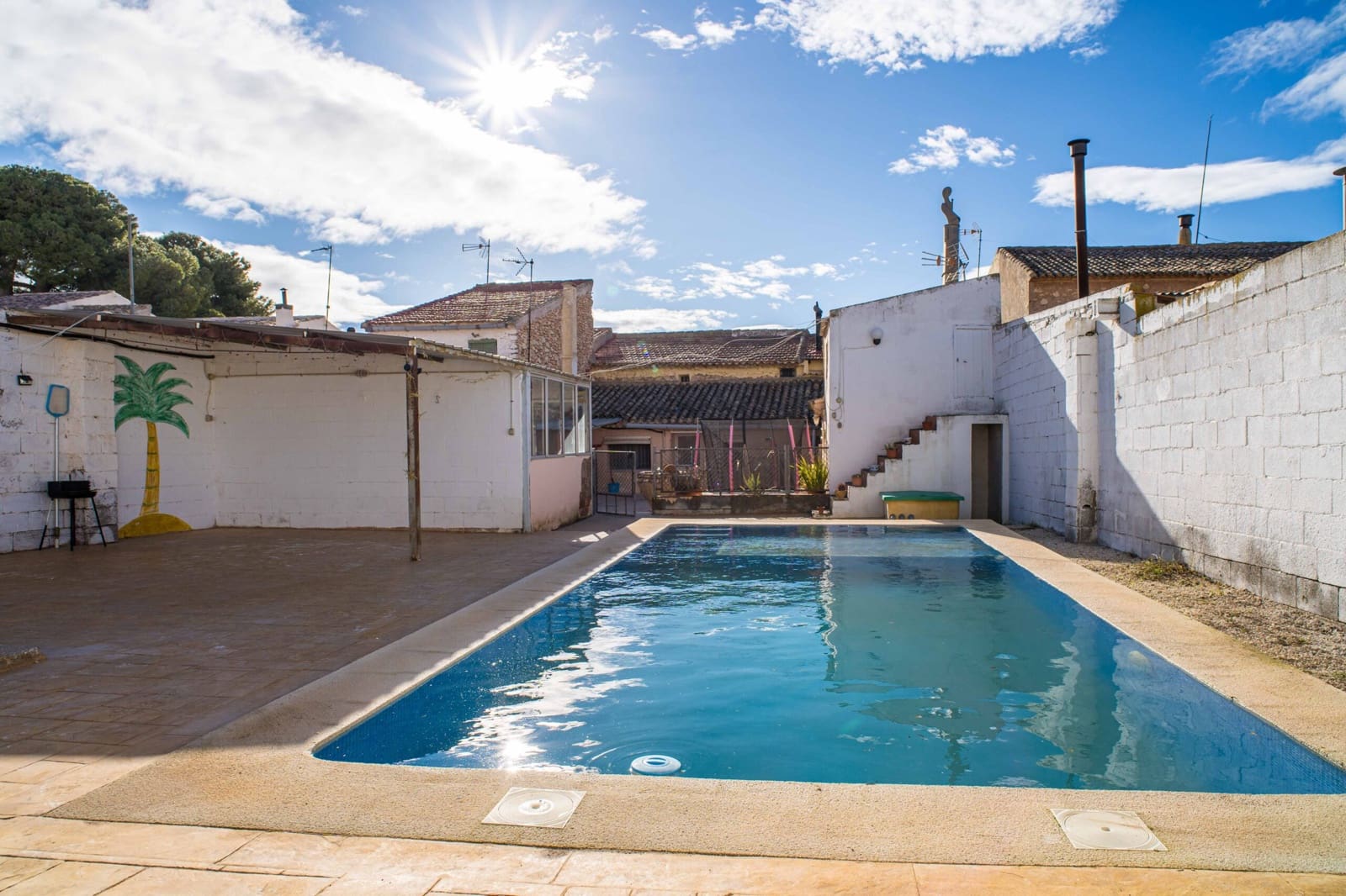 5 bedroom Townhouse for sale in Pinoso with pool - € 179,950 (Ref: 9790193)