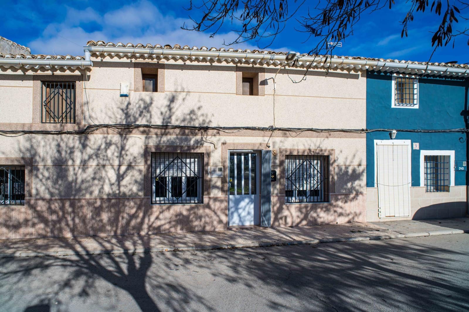 5 bedroom Townhouse for sale in Pinoso with pool - € 179,950 (Ref: 9790193)