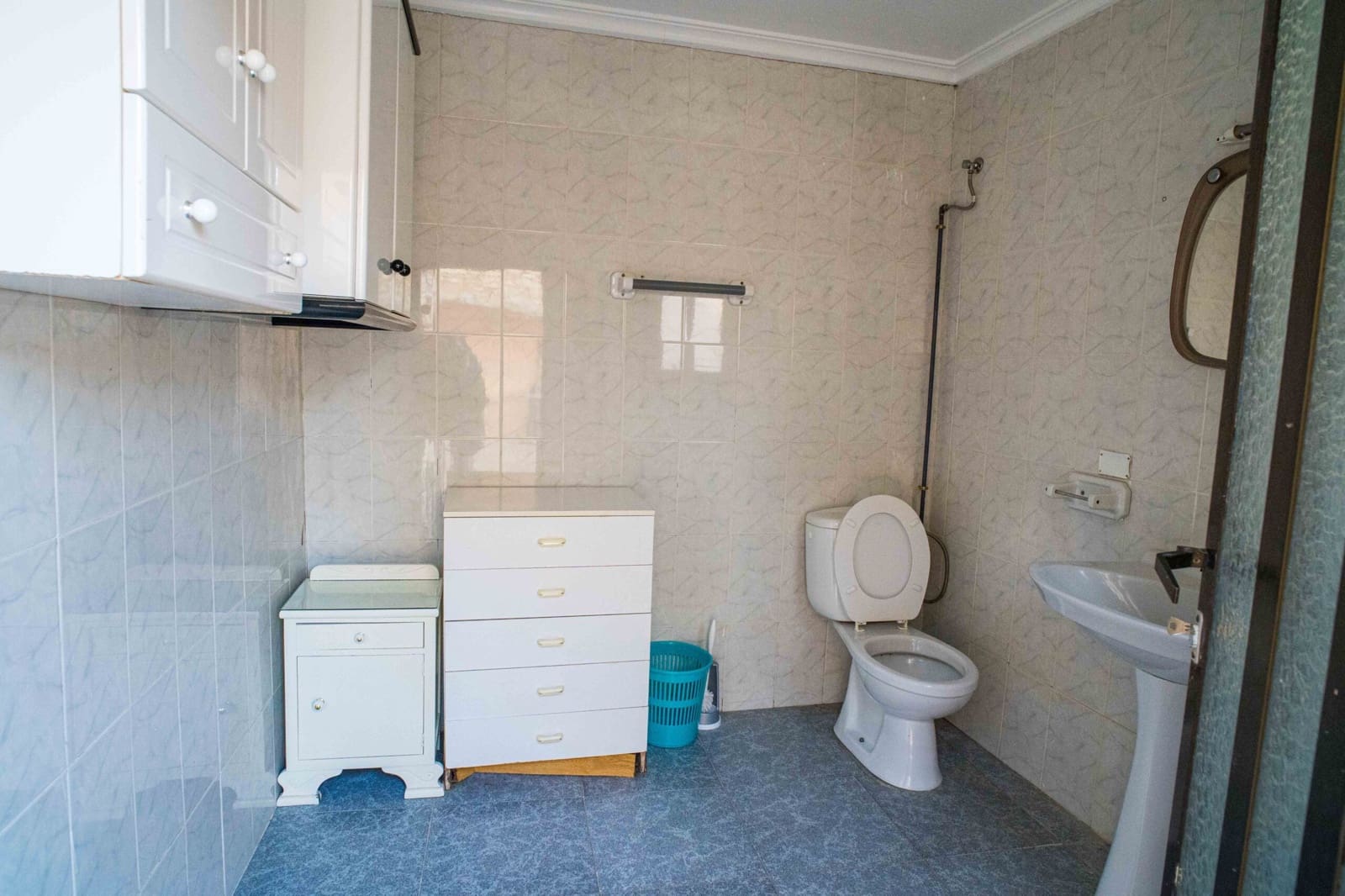 5 bedroom Townhouse for sale in Pinoso with pool - € 179,950 (Ref: 9790193)