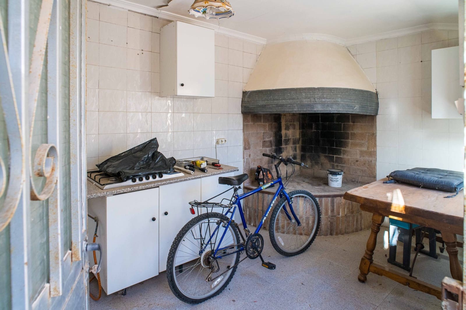 5 bedroom Townhouse for sale in Pinoso with pool - € 179,950 (Ref: 9790193)