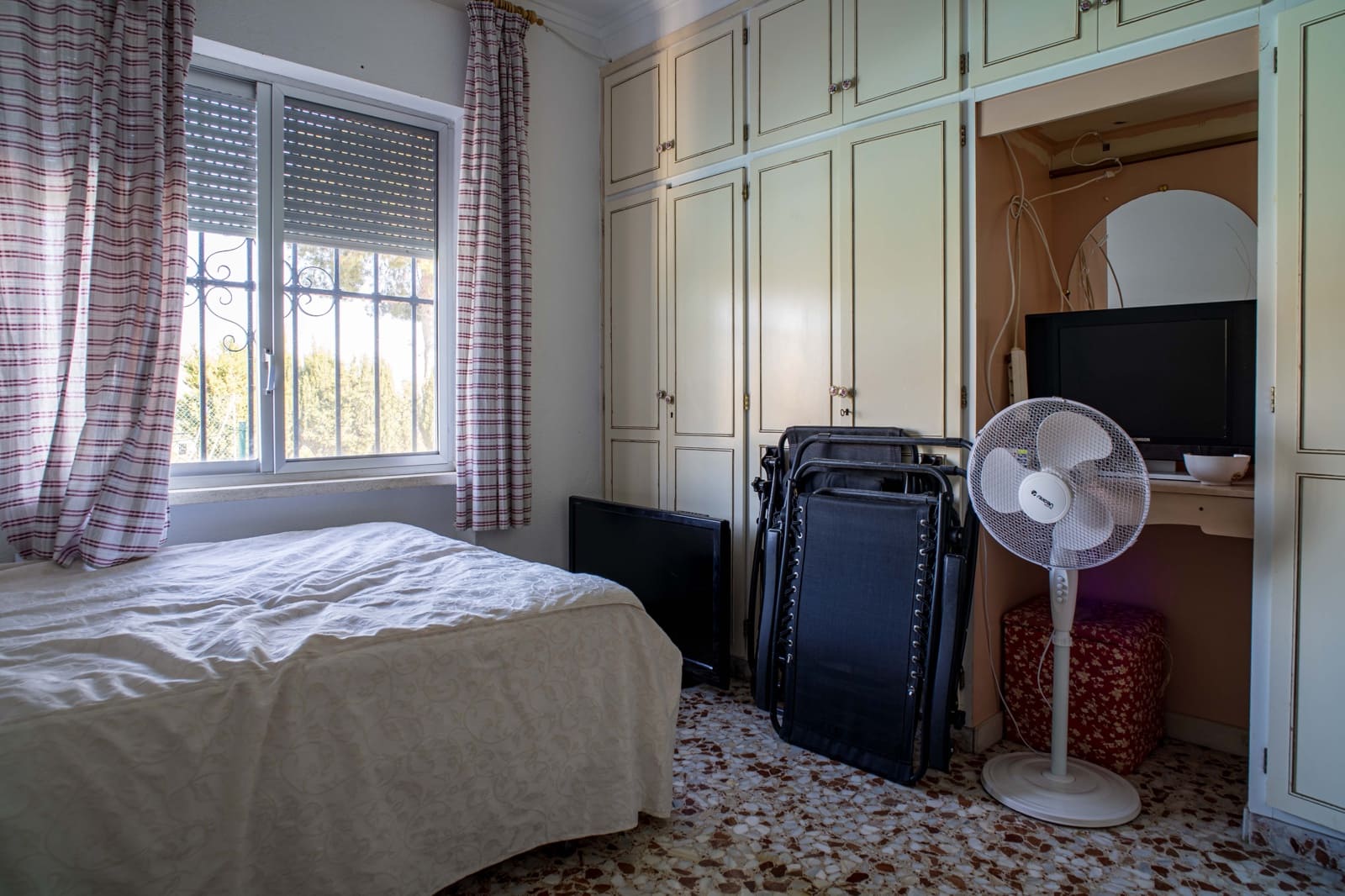 4 sypialnia Willa na sprzedaż w Aspe z basenem garażem - 350 000 € (Ref: 9790195)