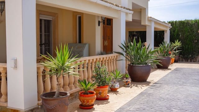 6 Zimmer Villa zu verkaufen in Heredades, Almoradí mit Pool - 595.000 € (Ref: 9790202)