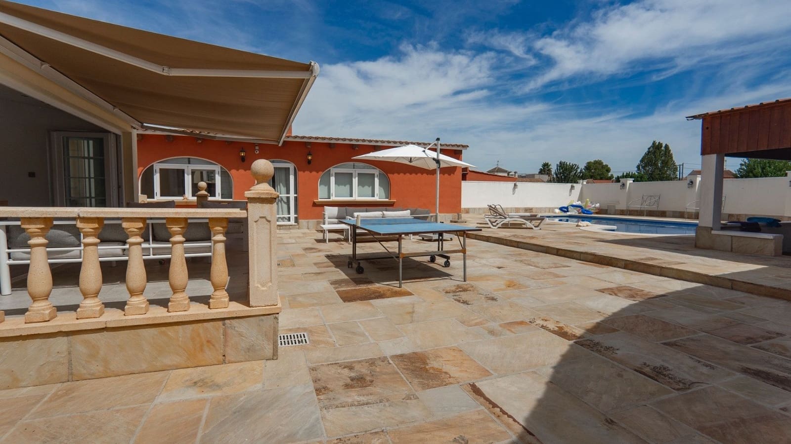 Chalet de 6 habitaciones en Heredades en venta con piscina - 595.000 € (Ref: 9790202)