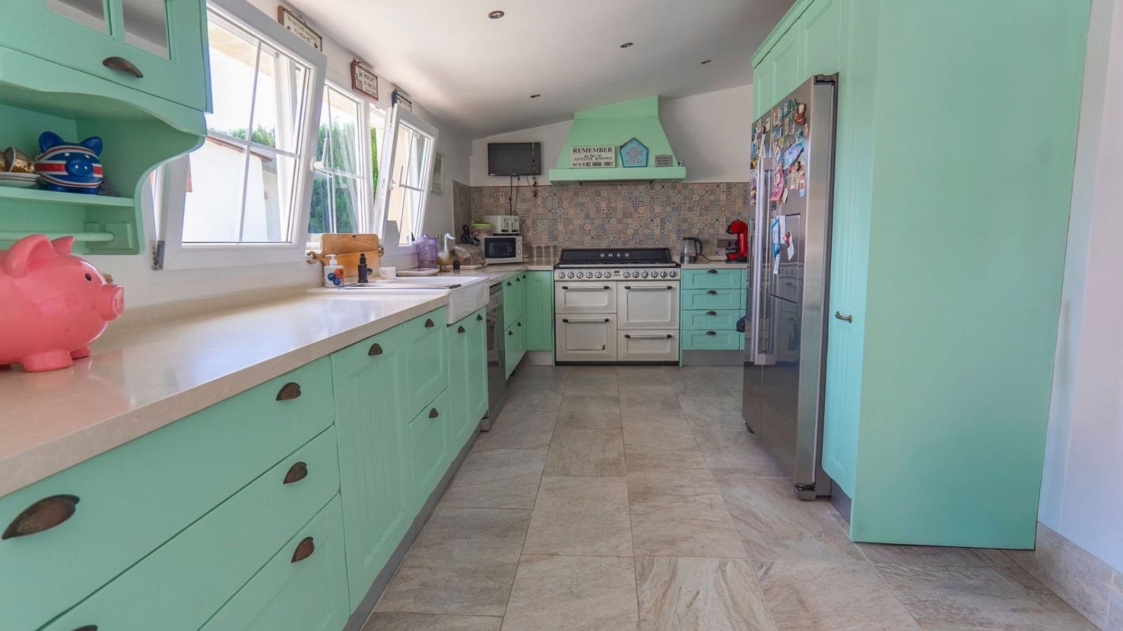 Chalet de 6 habitaciones en Heredades en venta con piscina - 595.000 € (Ref: 9790202)